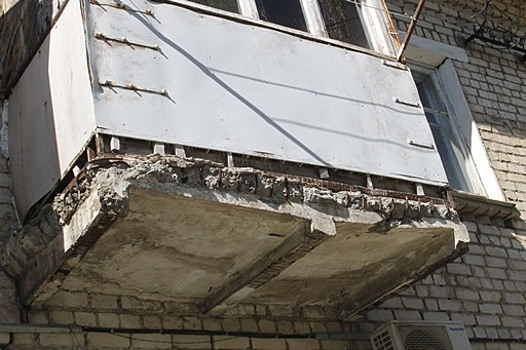 Жители Тракторозаводского района Волгограда боятся, что их дома рухнут