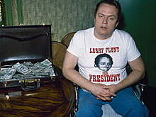 Умер «король порно» Ларри Флинт. Как мальчик из бедной семьи построил на эротике целую империю?