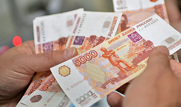 Банкир объяснил, куда россияне будут вкладывать сбережения
