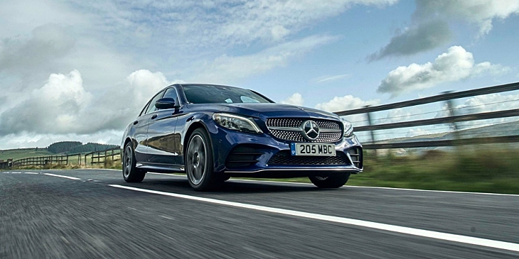Mercedes призывает на сервисный ремонт порядка одной тысячи иномарок в России