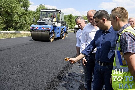 Гройсман рассказал, сколько Украина потратит на ремонт и строительство автодорог в 2019 году