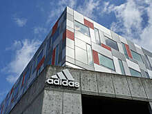 Adidas в 2023 году лишился €1 млрд выручки из-за девальвации песо в Аргентине