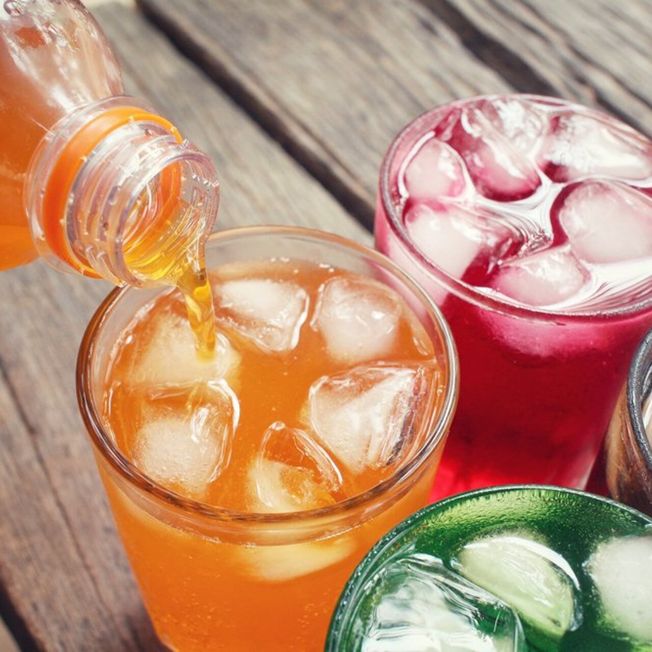 Три напитка которые негативно влияют на мозг и ускоряют его старение