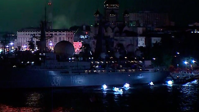 Во Владивостоке прошло праздничное шоу в честь Дня ВМФ: видео