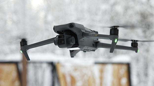 Губернатор Югры подарил активистам Движения Первых медиалабораторию на колёсах