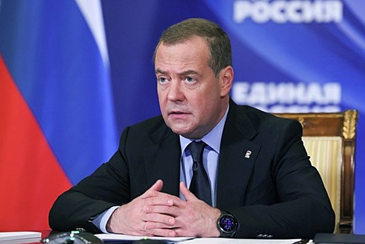 Медведев заявил, что Грузия движется «по украинскому пути» в бездну