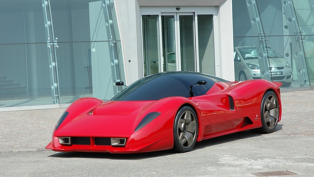 Порномодель купила Ferrari после секса с тысячей мужчин