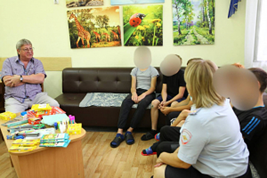 В Оренбургской области полицейские присоединились к Всероссийской акции «Помоги пойти учиться»