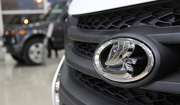 В Сети появились уникальные фото новой Lada