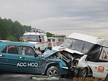 Водитель микроавтобуса погиб в массовом ДТП под Искитимом