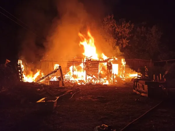 В Самарской области в горящем доме погиб человек