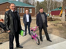 Глава Коломны и депутат Мособлдумы передали детям с Донбасса велосипеды и самокаты