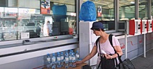 На станциях МЦК пассажирам раздают воду