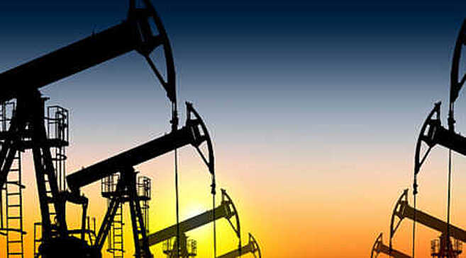 Цена на нефть падает, а российские нефтяники богатеют: как это происходит?