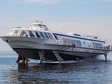 В Югре в первый рейс отправилось новое судно на подводных крыльях