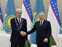 Мирзиёев вручил Токаеву высшую госнаграду Узбекистана