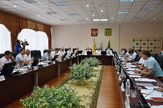 В Пензе намерены закупить 40 единиц спецтехники для уборки улиц