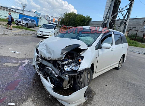 В Благовещенске произошло жёсткое ДТП, потребовалась медпомощь
