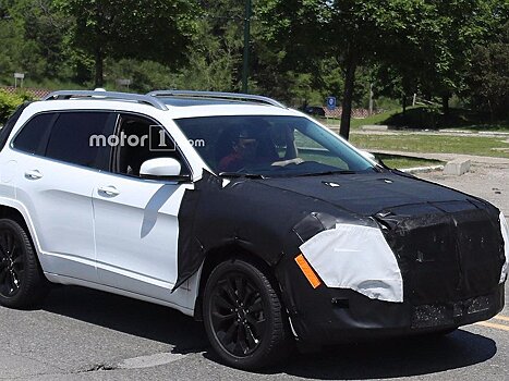 Обновленный Jeep Cherokee замечен на тестах