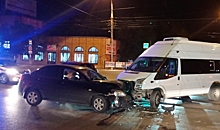 В ДТП с маршруткой в Волгограде пострадали двое детей и двое взрослых