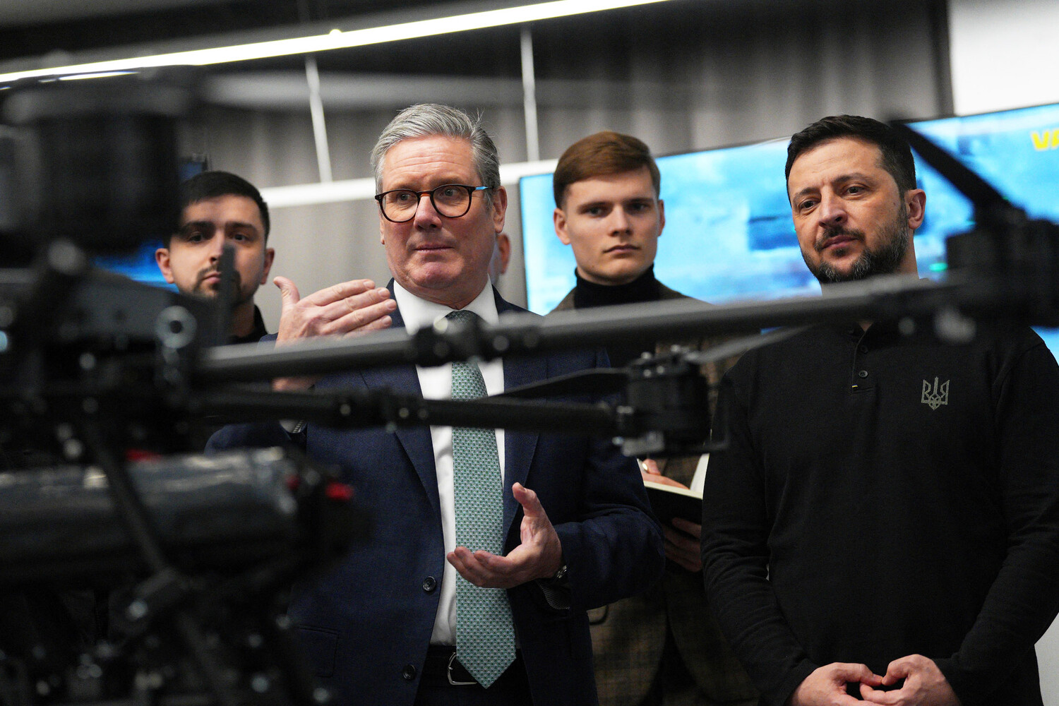 Посольство РФ: провокационные замыслы Британии грозят Украине бездной