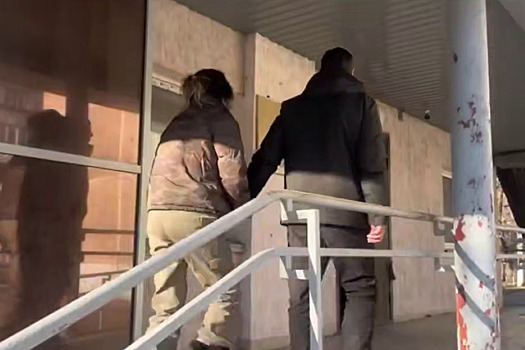 Мать найденной в диване убитой малышки не признала свою вину