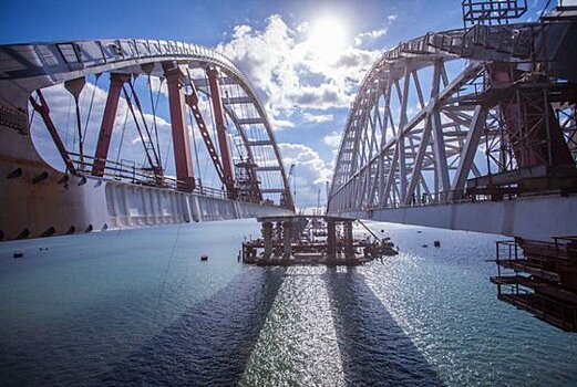 Обзор зарубежных СМИ: Зачем Россия «торопит» Крымский мост
