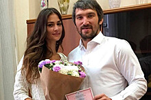 Жена хоккеиста Овечкина записала песню об их отношениях