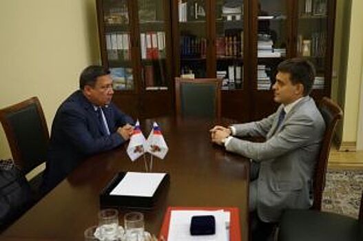 Алтайский сенатор обсудил вопросы высшего образования с министром