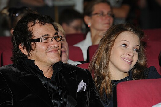 «Страшно представить победителей»: жену любовника Полины Дибровой номинировали на премию в честь семьи