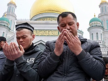 Глава КЧР Рашид Темрезов принял участие в праздничном намазе