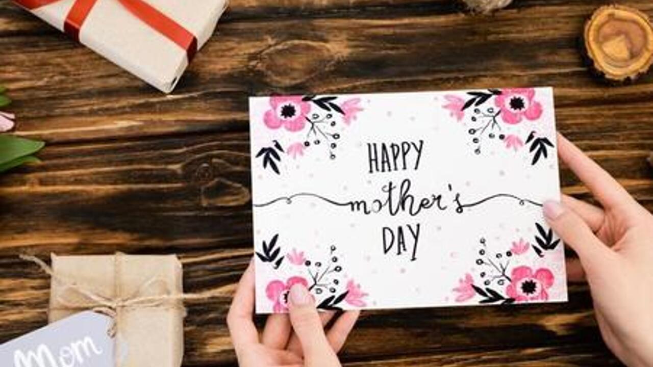 Что подарить маме в День матери? 12 небанальных вариантов