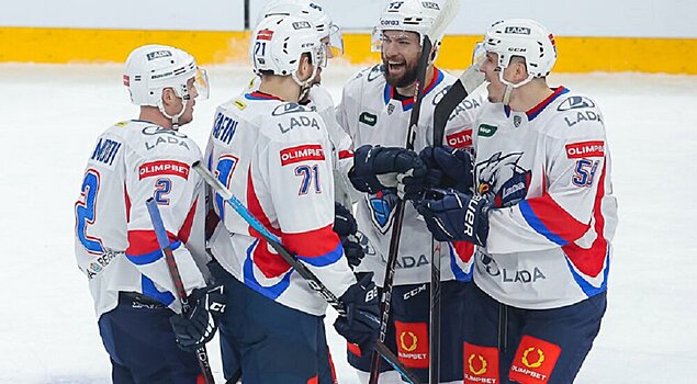 Хоккейная "Лада" обыграла владивостокский "Адмирал" на домашней площадке
