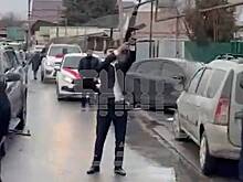 Гости азербайджанской свадьбы устроили стрельбу в Черкесске и попали на видео