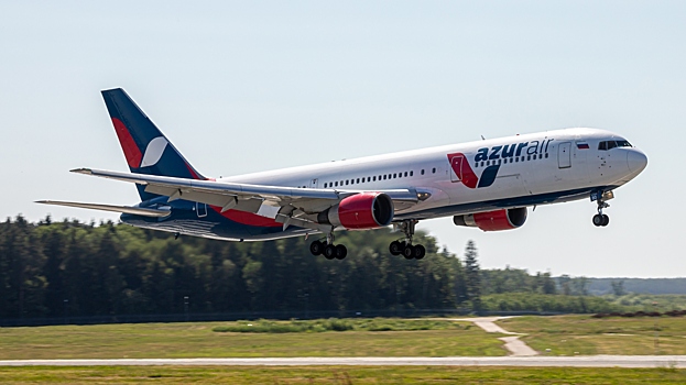 Туристов возмутили условия ожидания задержанного рейса с Пхукета в Москву