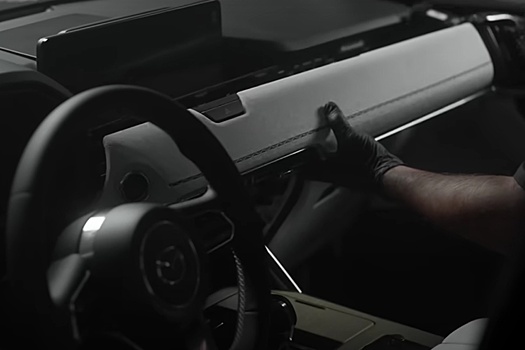 Mazda показала высококлассный интерьер нового CX-90