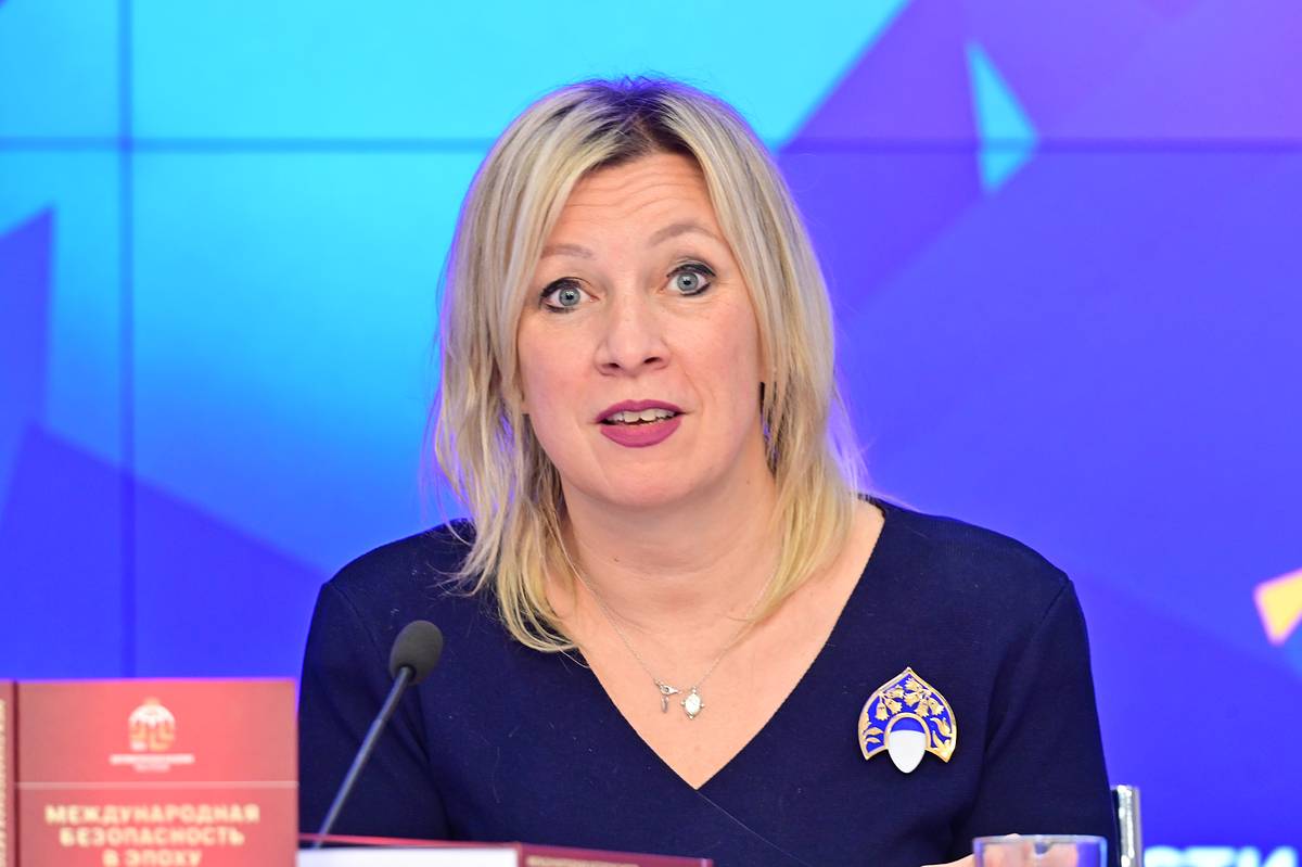 Захарова назвала отставку Ермака шансом для жены Зеленского