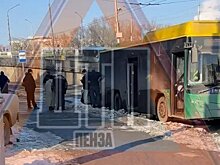 «Переехало ногу»: в Пензе пассажирка попала под автобус