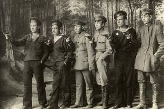 ВЧК на Урале. Что в 1918 году объединило Николая II и брата Ленина?