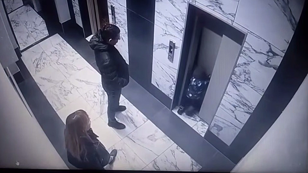 Ребенок провалился в шахту лифта, оперевшись на его створку в Воронеже