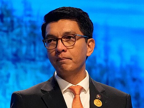 Orange: нижняя палата парламента Мадагаскара проголосовала за отстранение президента