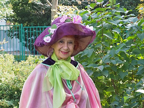 Жительница Алтуфьева представила оригинальный костюм на фестивале «Золотая осень»