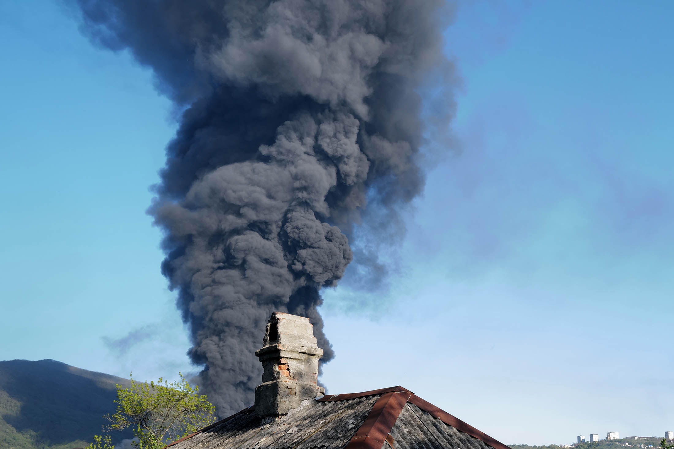 В Туапсе из-за пожара на НПЗ превышены нормативы бензола в воздухе
