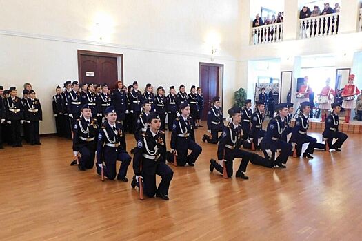 Нравственность, честность, красота: ученицы Мариинской гимназии приняли Кодекс чести