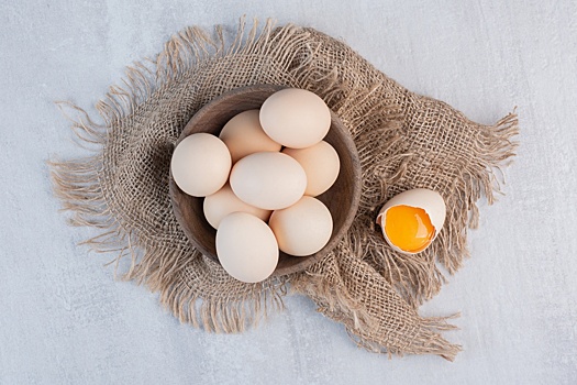 В регионах России перед Пасхой дали прогноз по ценам на куриные яйца