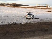В Безенчукском районе «Лады» на большой скорости перевернулась в кювет