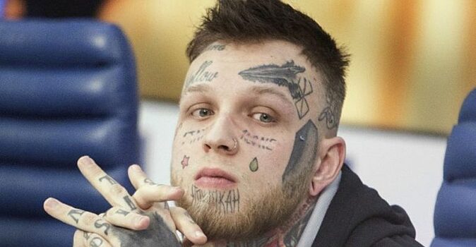 Сын Елены Яковлевой решился свести свои татуировки