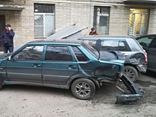 В Левенцовке пьяный водитель протаранил припаркованные автомобили