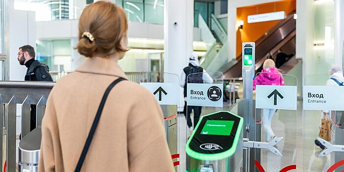 Более 300 турникетов МЦК подключат к оплате по биометрии в сентябре