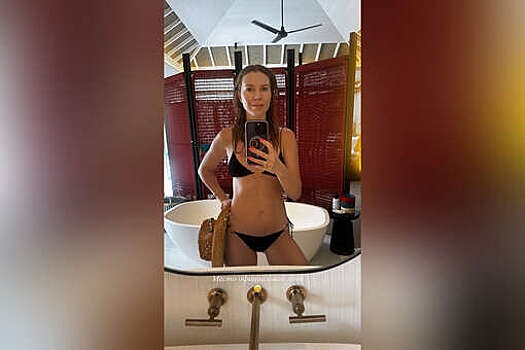 Певица Наталья Подольская выложила фото в бикини с мокрыми волосами